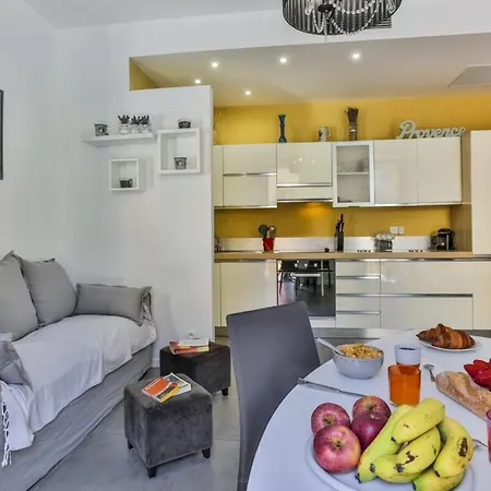 Apartment France 82 D - 2 - Terrace - 1 Min To The Sea